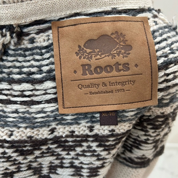 Roots Beige Zip-Up  Sweater with Black Fair Isle Yoke, Size XL - Picture 4 of 4